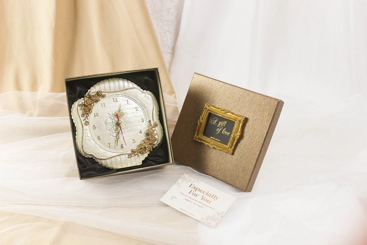 Jam dinding yang fungsional, Sumber: anariasouvenir.com