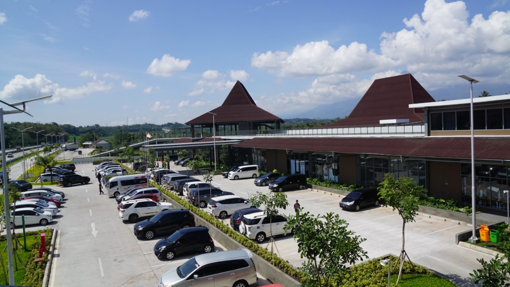 Rest area eksekutif adalah tipe rest area yang menyediakan fasilitas mewah dan lengkap. Sumber Dmagz