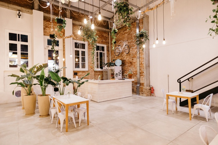 Cafe konsep industrial, Sumber: pixels.com